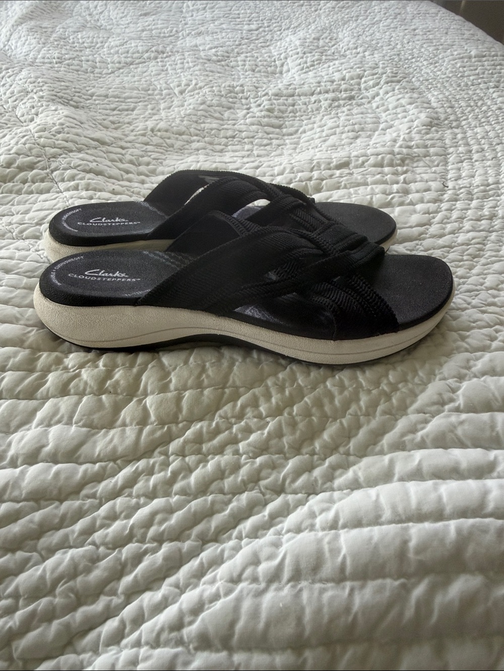 Clarks Black Crisscross Cloudsteppers Slide Sandals - Picture 4 of 7